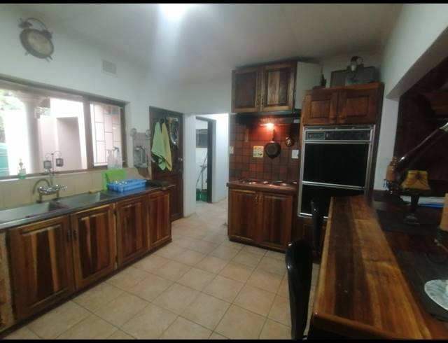 4 BEDROOM FREESTANDING FOR SALE IN PANORAMA